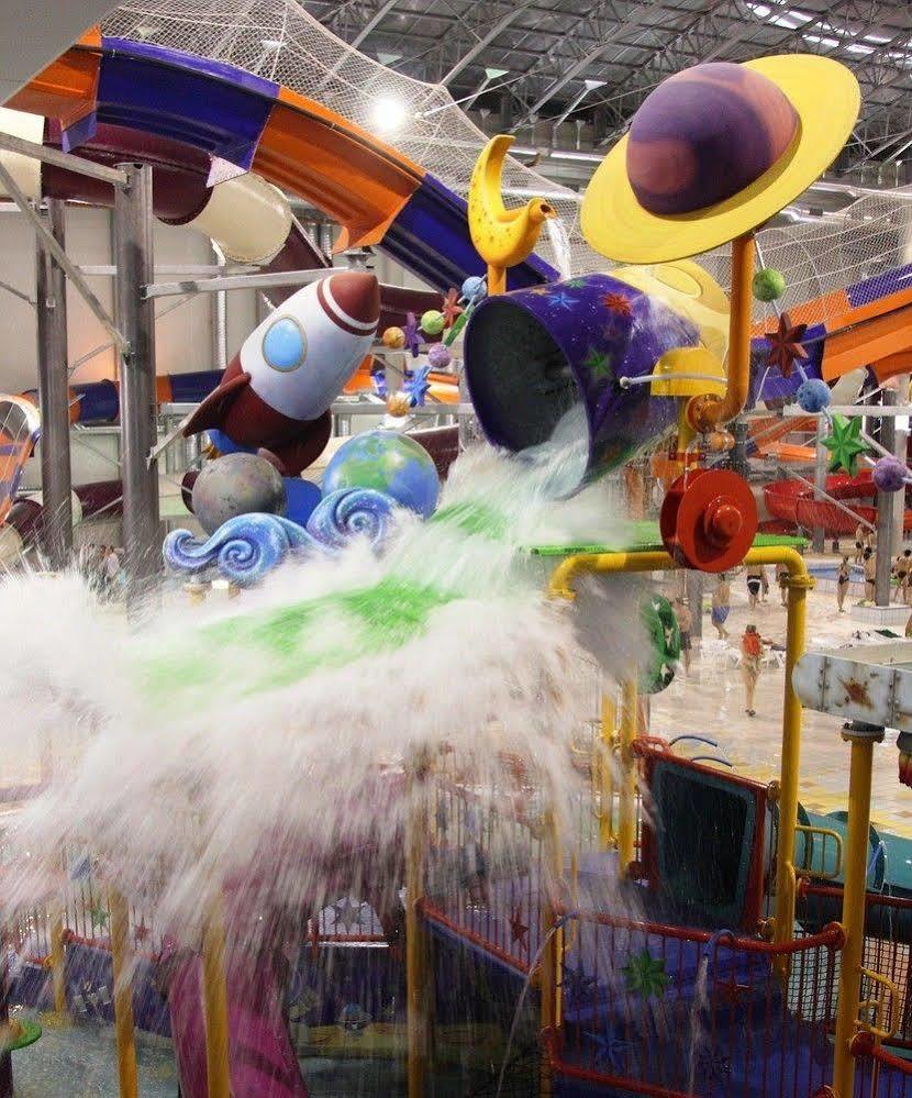 ランドハウス ホテル ブロヴァルィー エクステリア 写真
